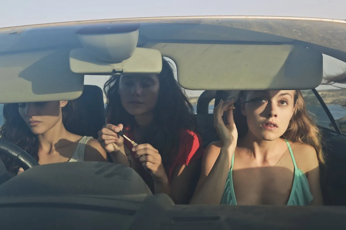 Tendenze Moda Donna Estate 2025: Cosa Indosseremo Davvero Questa Stagione